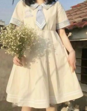 一朵芙蕖开过尚盈盈