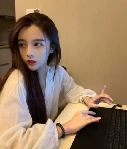 睡服儿子的绿茶政敌（高H女非男处1V1）